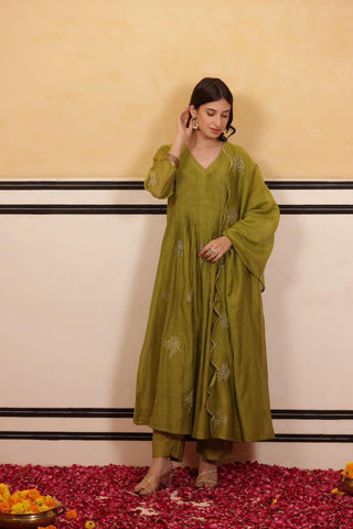 Beautiful 3 pc suit set in mal chanderi